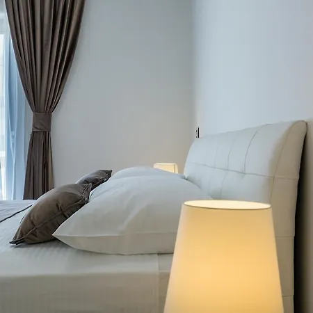 Luxury Olea With Jacuzzi & Pool زادار