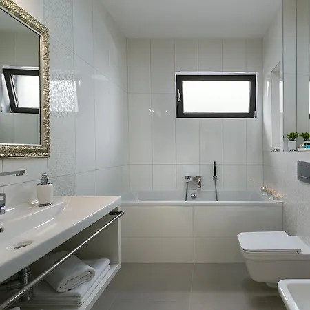 아파트 Luxury Olea With Jacuzzi & Pool