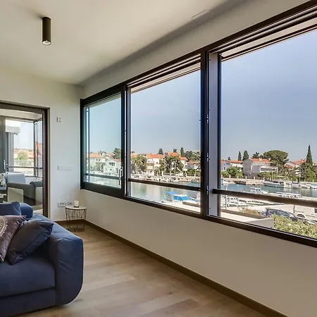 Luxury Olea With Jacuzzi & Pool Appartement Zadar